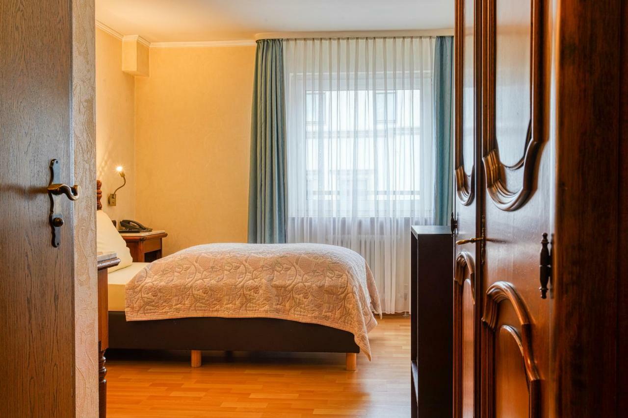Ff&E Hotel Bavaria Фюрт Экстерьер фото