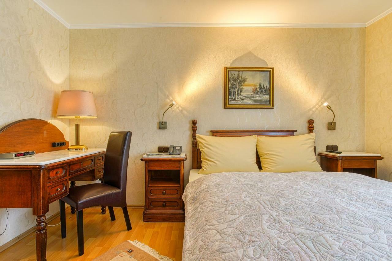 Ff&E Hotel Bavaria Фюрт Экстерьер фото