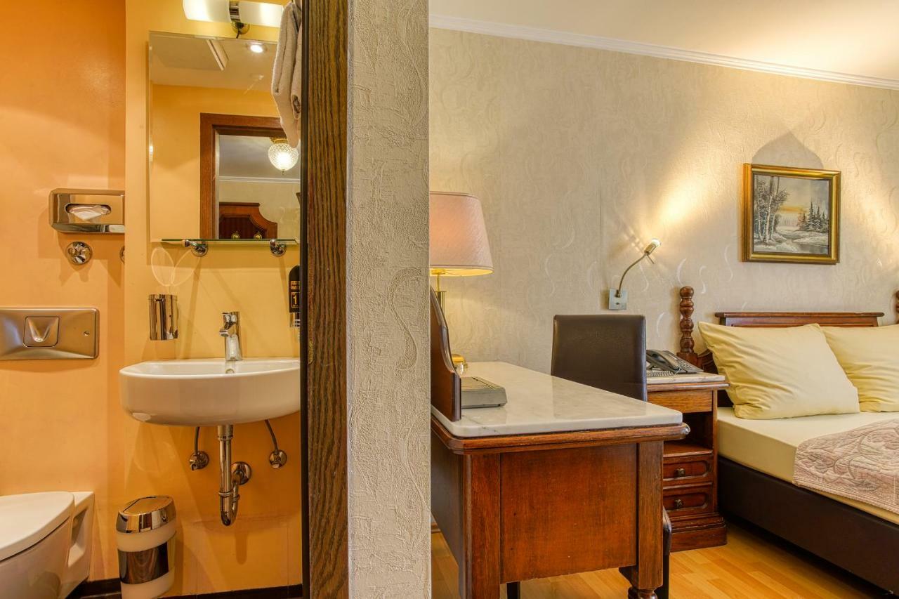 Ff&E Hotel Bavaria Фюрт Экстерьер фото