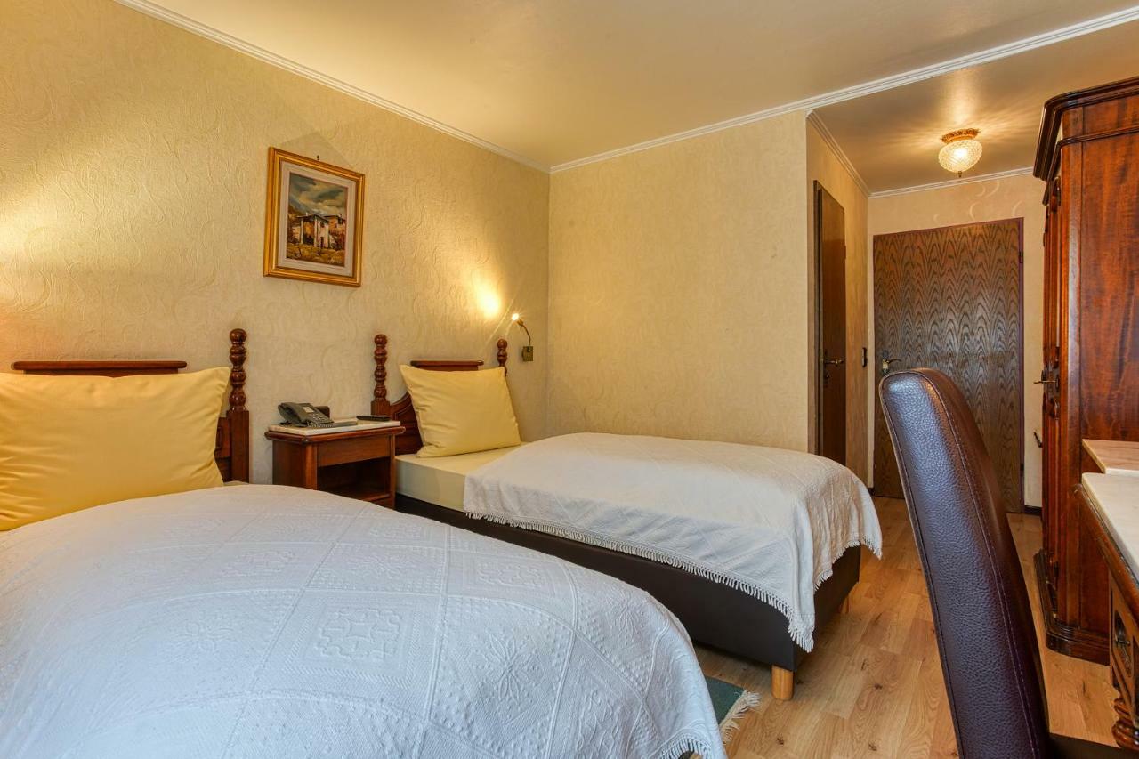 Ff&E Hotel Bavaria Фюрт Экстерьер фото