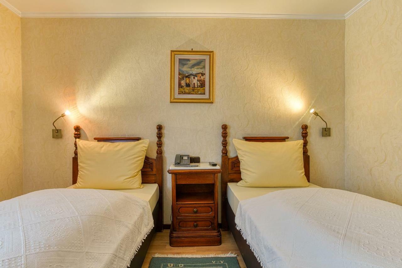 Ff&E Hotel Bavaria Фюрт Экстерьер фото