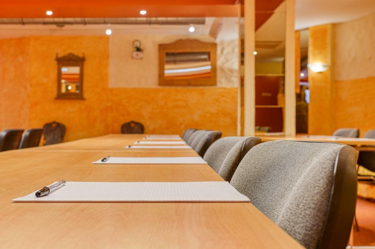Ff&E Hotel Bavaria Фюрт Экстерьер фото