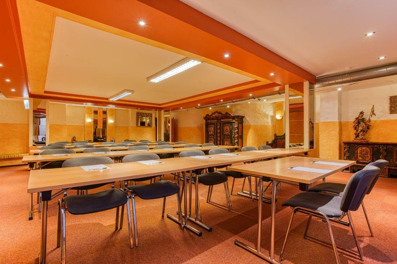 Ff&E Hotel Bavaria Фюрт Экстерьер фото