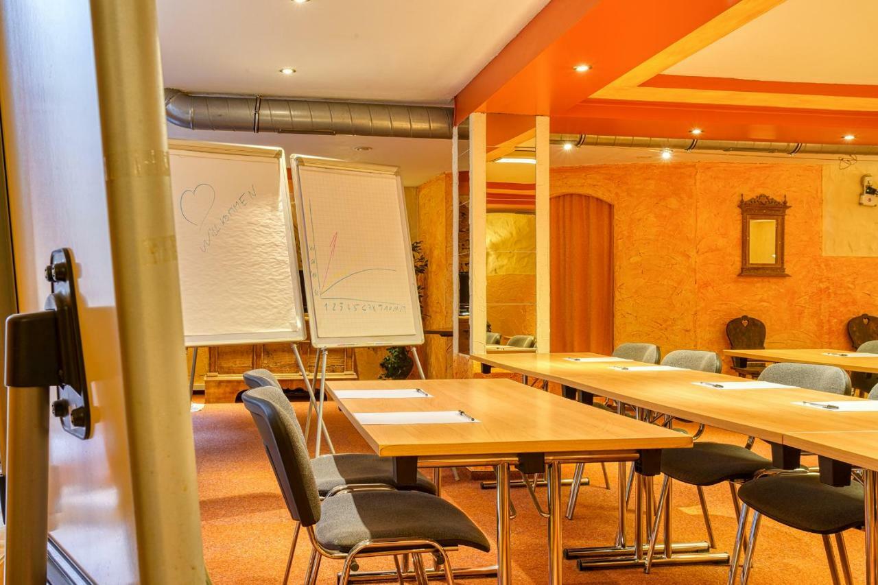 Ff&E Hotel Bavaria Фюрт Экстерьер фото