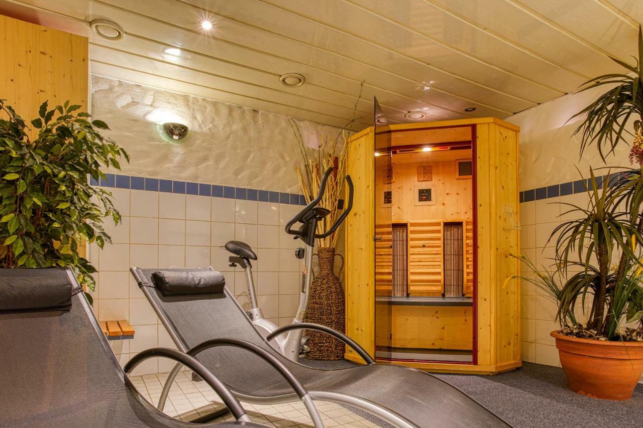 Ff&E Hotel Bavaria Фюрт Экстерьер фото