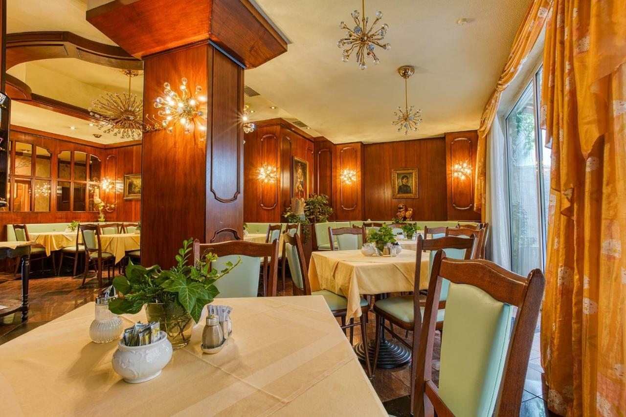 Ff&E Hotel Bavaria Фюрт Экстерьер фото