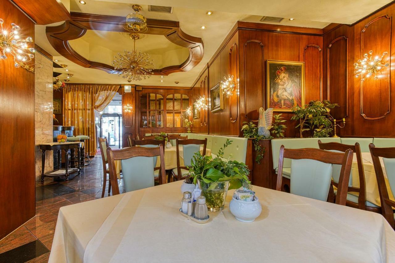 Ff&E Hotel Bavaria Фюрт Экстерьер фото