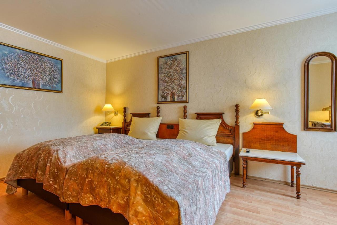 Ff&E Hotel Bavaria Фюрт Экстерьер фото