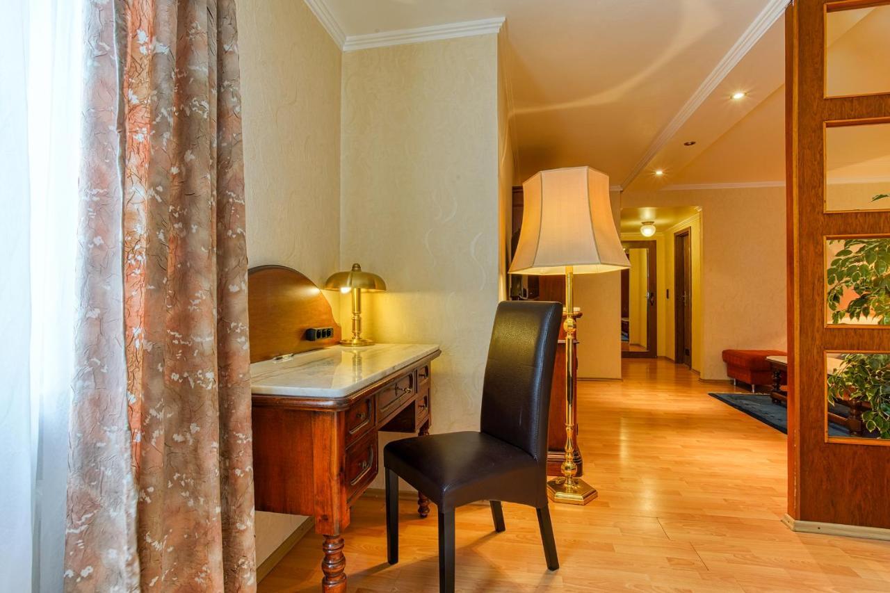 Ff&E Hotel Bavaria Фюрт Экстерьер фото