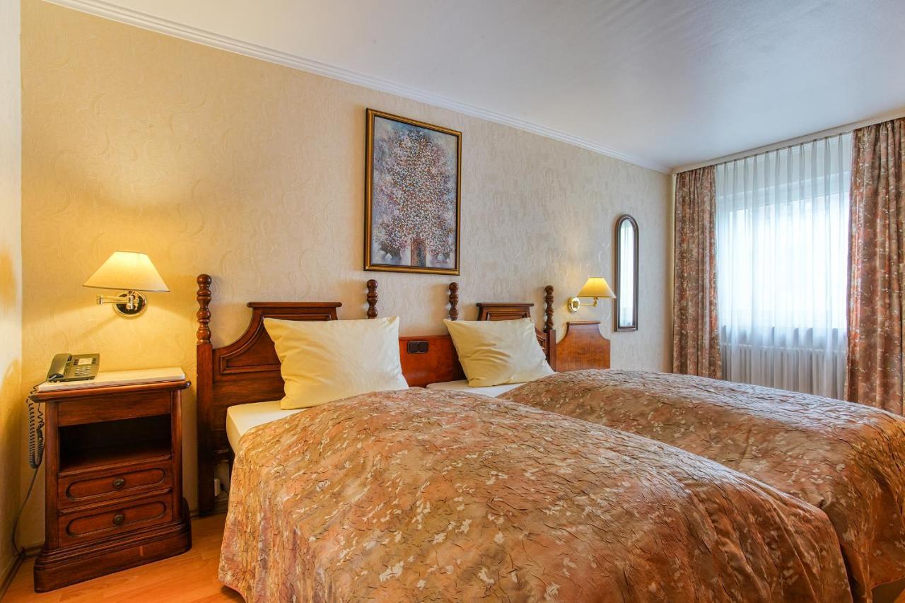 Ff&E Hotel Bavaria Фюрт Экстерьер фото
