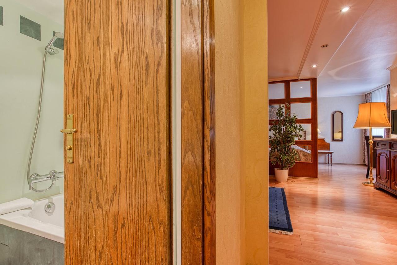 Ff&E Hotel Bavaria Фюрт Экстерьер фото