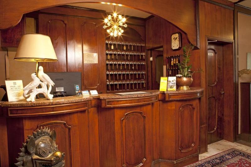 Ff&E Hotel Bavaria Фюрт Экстерьер фото